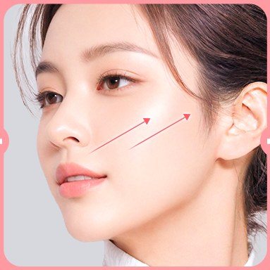 사선 방향 리프팅 표시가 된 여성 모델 측면 사진