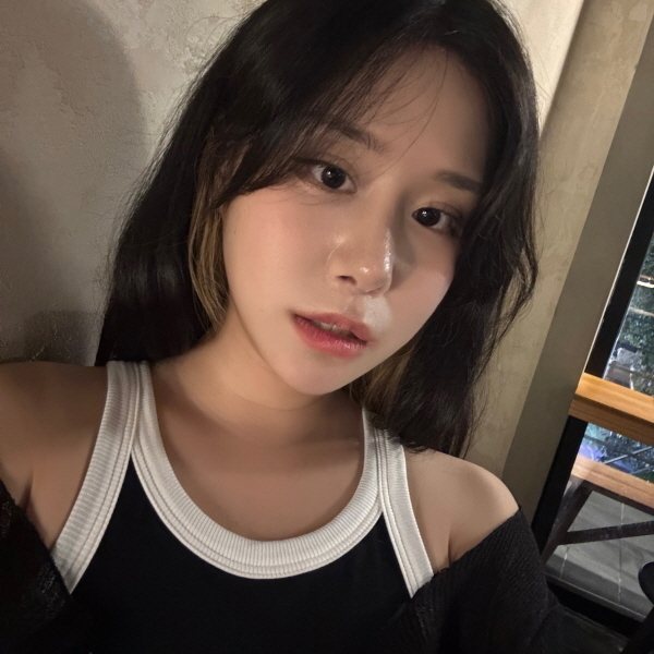 리얼셀피 — 안면윤곽 (비스포크 V라인, 펠리컨성형, 이마축소)