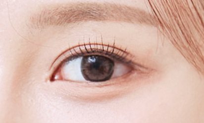 아웃라인 쌍꺼풀 눈매 클로즈업
