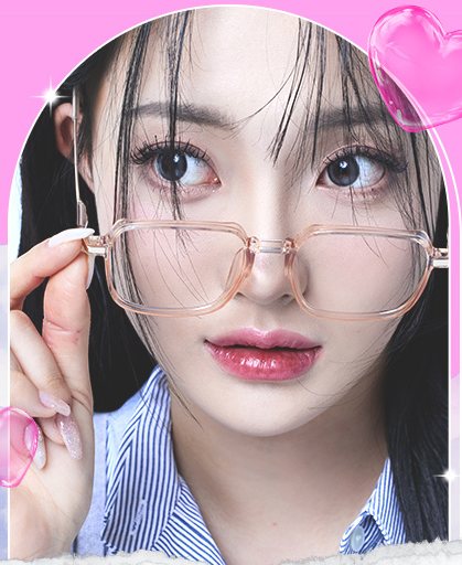 아치형 틀 속 안경을 살짝 내린 앞머리 여성 모델(분홍 하트 장식)