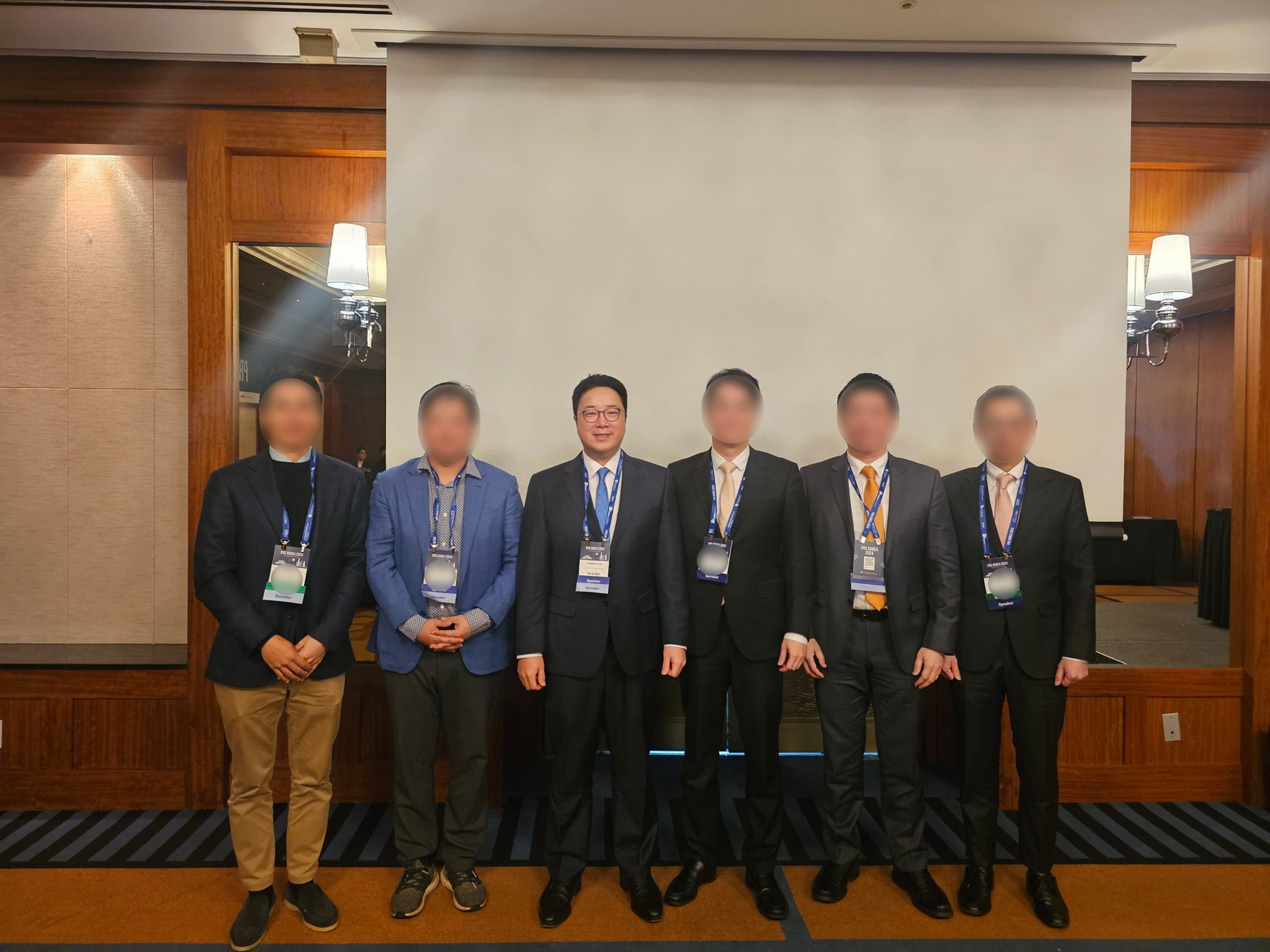 K Bone Forum 좌장·연자 단체 기념사진(임종우 대표원장 외 모자이크)