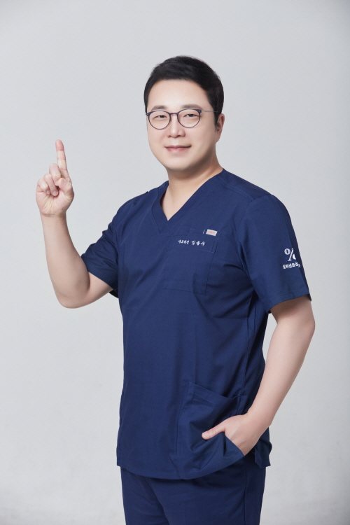                                                              일퍼센트성형외과 임종우 대표원장